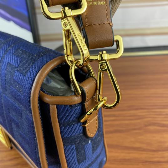 Fendi Baguette F2029 26x5x15cm ww (5)