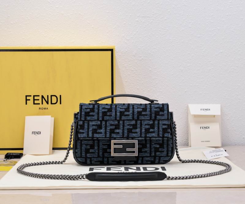 Fendi Baquette 008 24x14.5x7cm ww (1)