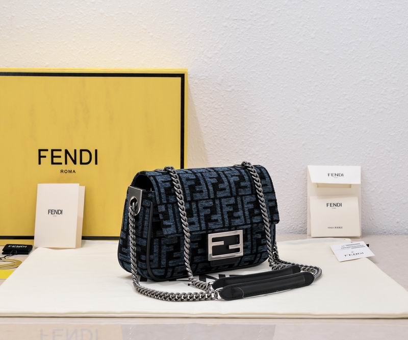 Fendi Baquette 008 24x14.5x7cm ww (2)