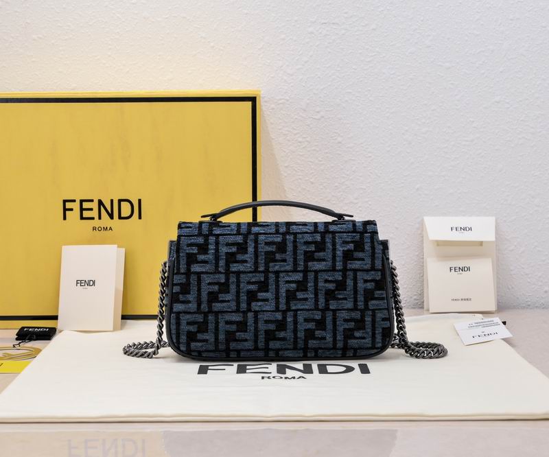 Fendi Baquette 008 24x14.5x7cm ww (3)