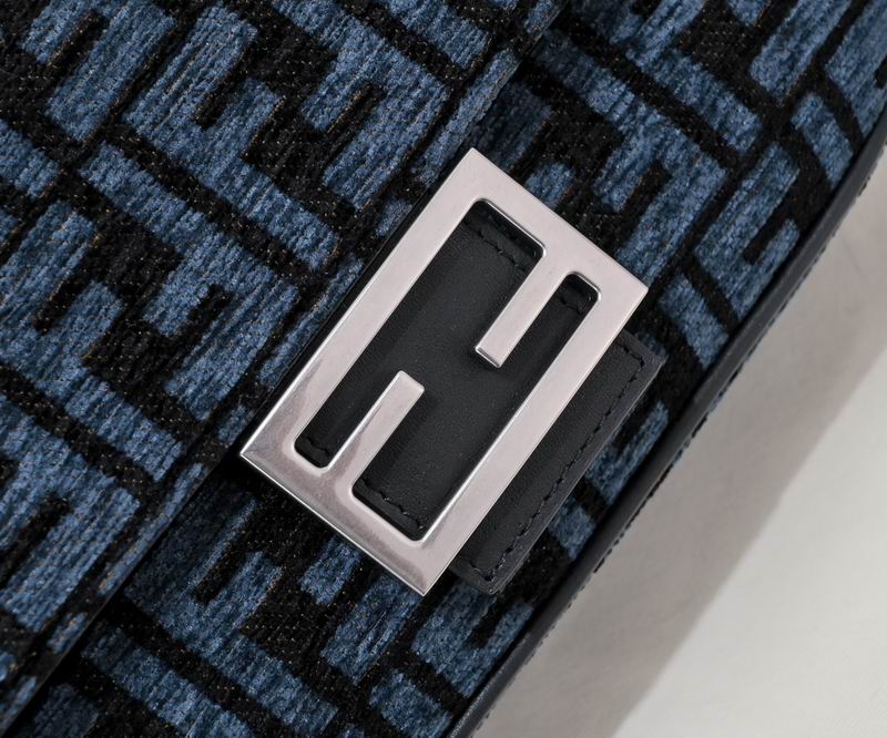 Fendi Baquette 008 24x14.5x7cm ww (5)