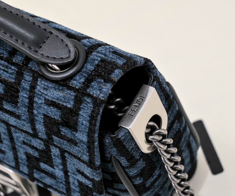 Fendi Baquette 008 24x14.5x7cm ww (7)