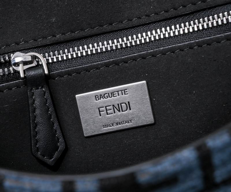 Fendi Baquette 008 24x14.5x7cm ww (8)