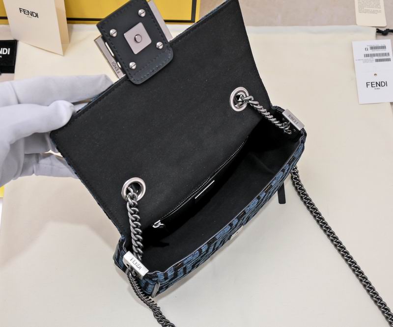 Fendi Baquette 008 24x14.5x7cm ww (9)