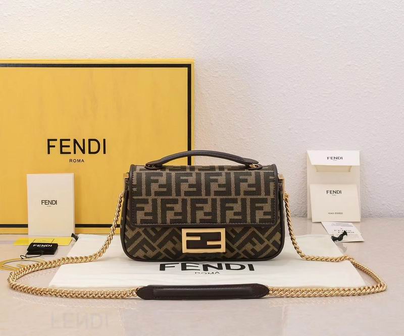 Fendi Baquette 201 24x7x13cm ww (1)