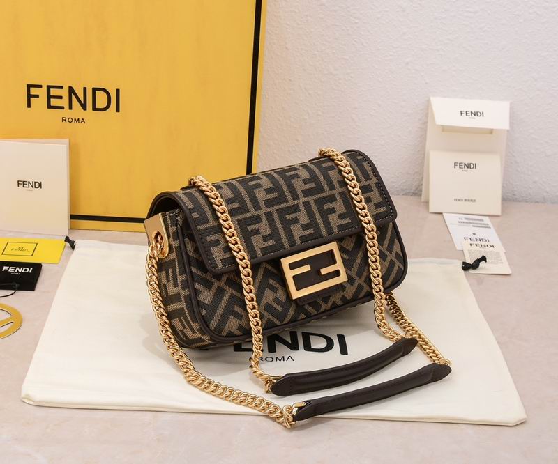 Fendi Baquette 201 24x7x13cm ww (3)
