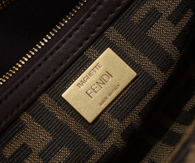 Fendi Baquette 201 24x7x13cm ww (5)