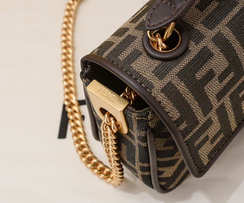 Fendi Baquette 201 24x7x13cm ww (8)