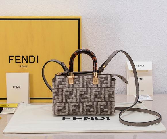 Fendi Boston 005 17x8x12cm ww (10)