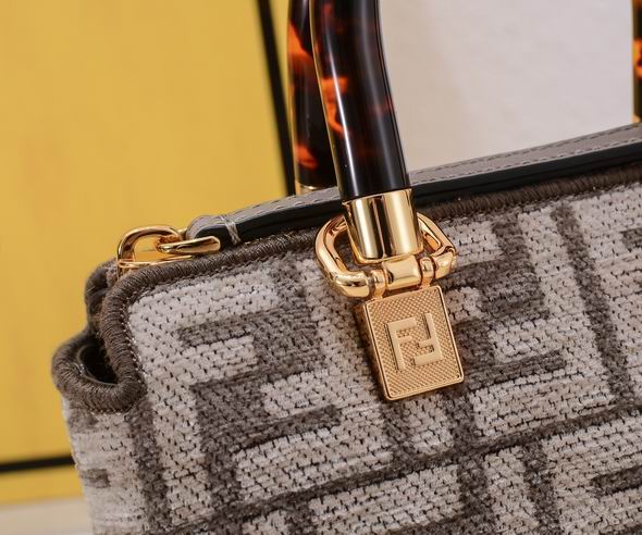 Fendi Boston 005 17x8x12cm ww (14)