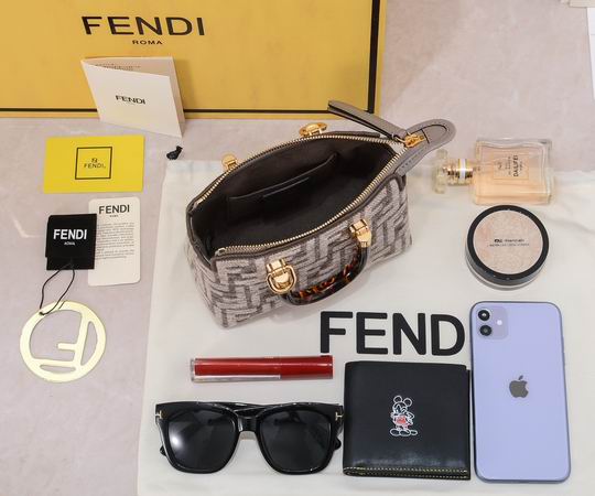 Fendi Boston 005 17x8x12cm ww (18)