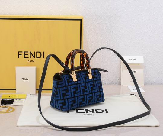 Fendi Boston 005 17x8x12cm ww (2)