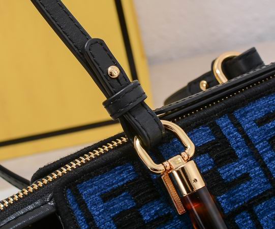 Fendi Boston 005 17x8x12cm ww (5)