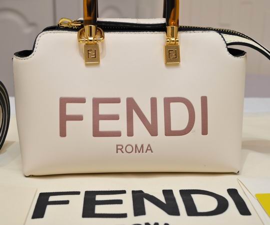 Fendi By The Way80096 17x8x12cm ww (3)