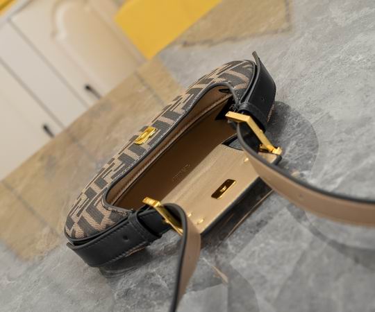 Fendi Cookie 7738 22x17x4.5cm ww (4)