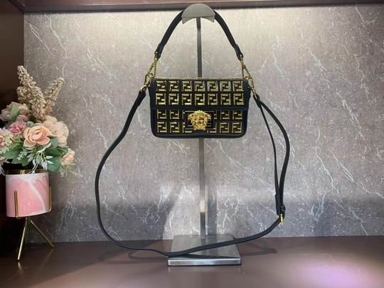 Fendi F0670 21cm CN (10)