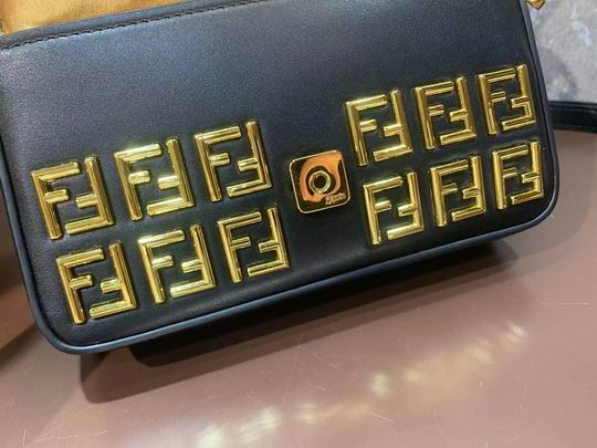 Fendi F0670 21cm CN (16)