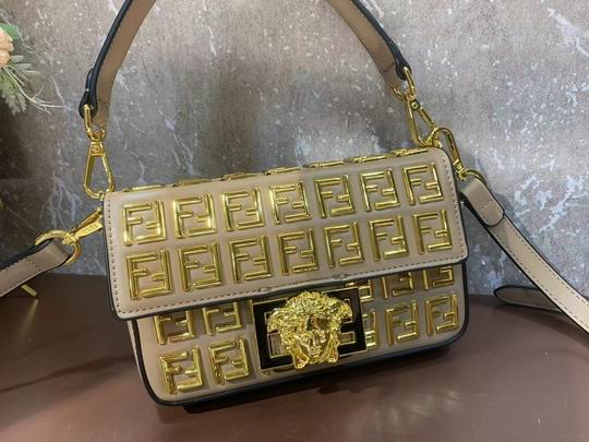 Fendi F0670 21cm CN (22)