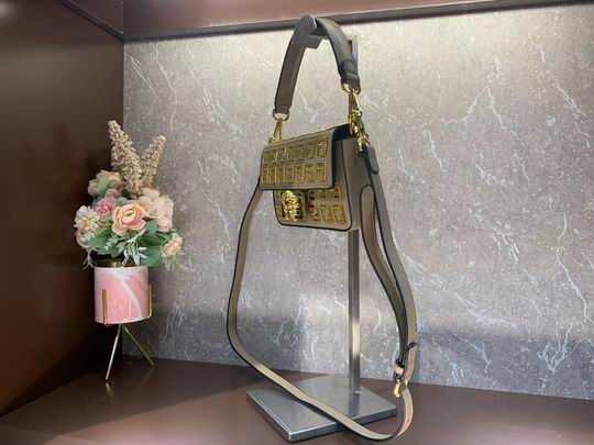 Fendi F0670 21cm CN (3)