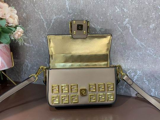 Fendi F0670 21cm CN (6)