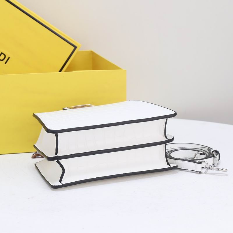 Fendi F0676鳄鱼纹 23cm ww (13)