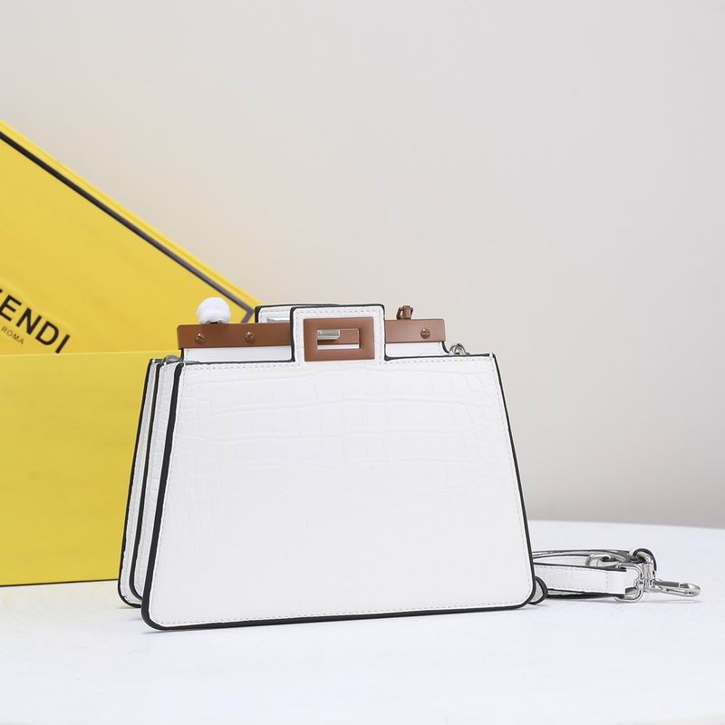 Fendi F0676鳄鱼纹 23cm ww (14)