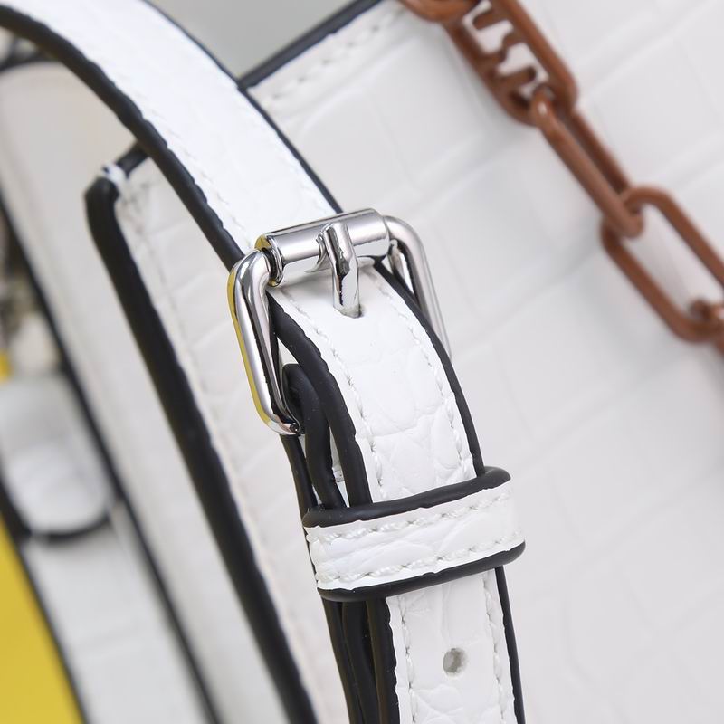 Fendi F0676鳄鱼纹 23cm ww (15)