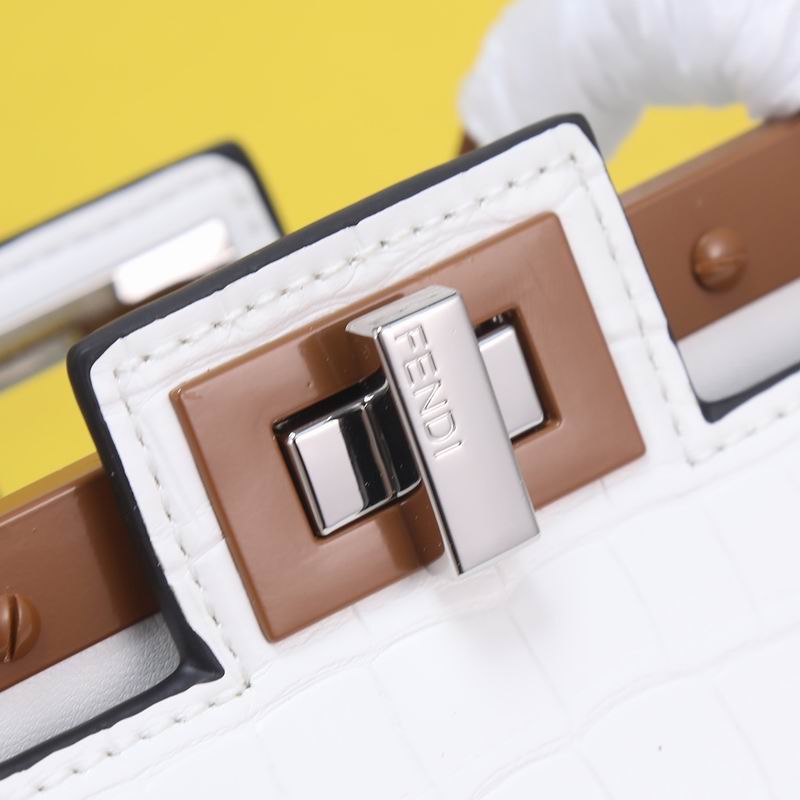 Fendi F0676鳄鱼纹 23cm ww (17)