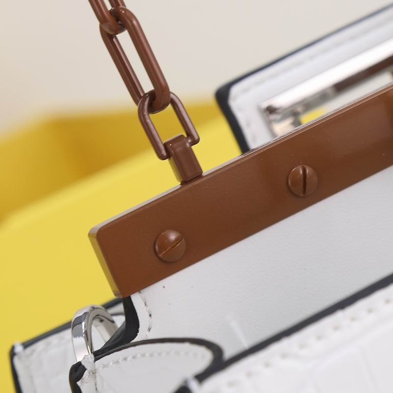 Fendi F0676鳄鱼纹 23cm ww (18)