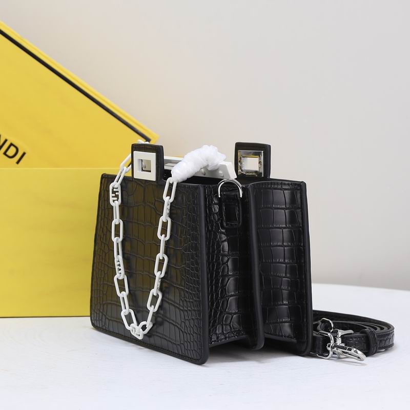 Fendi F0676鳄鱼纹 23cm ww (2)