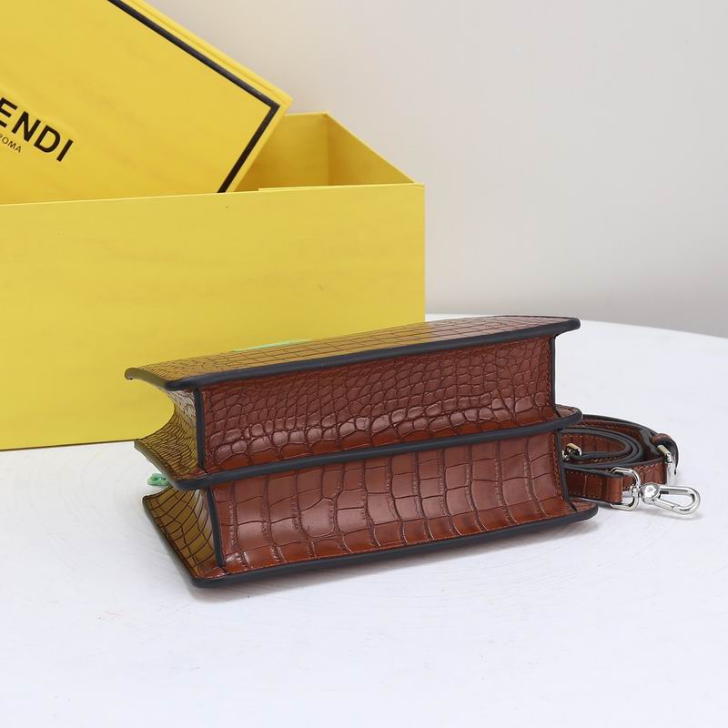 Fendi F0676鳄鱼纹 23cm ww (23)