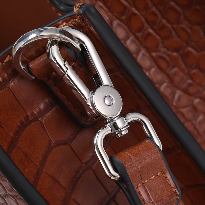 Fendi F0676鳄鱼纹 23cm ww (25)