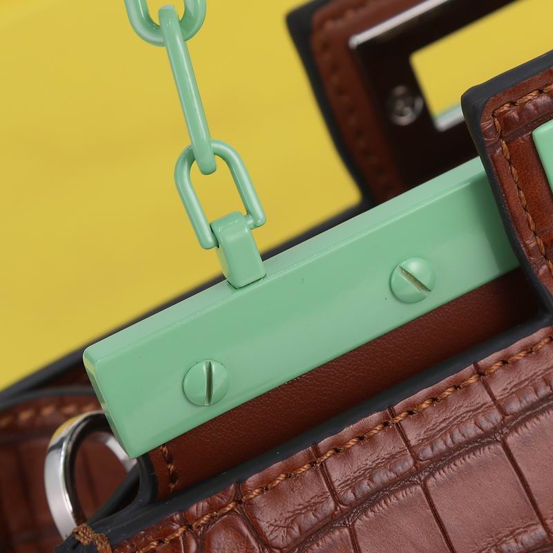 Fendi F0676鳄鱼纹 23cm ww (27)