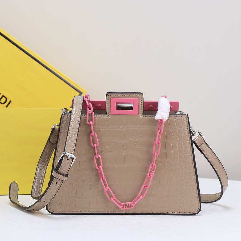 Fendi F0676鳄鱼纹 23cm ww (29)