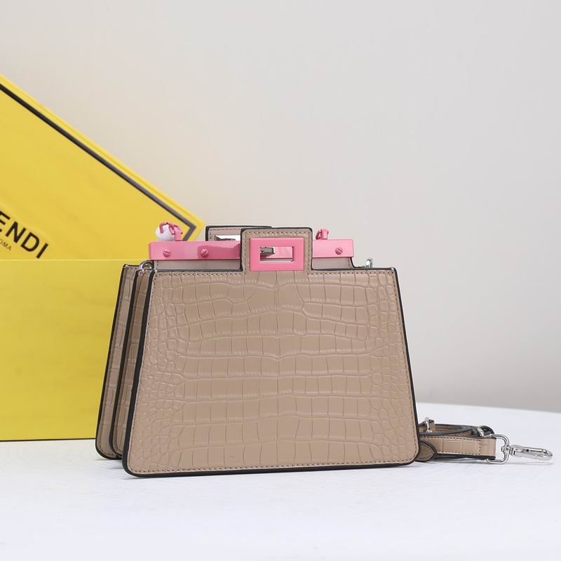 Fendi F0676鳄鱼纹 23cm ww (30)