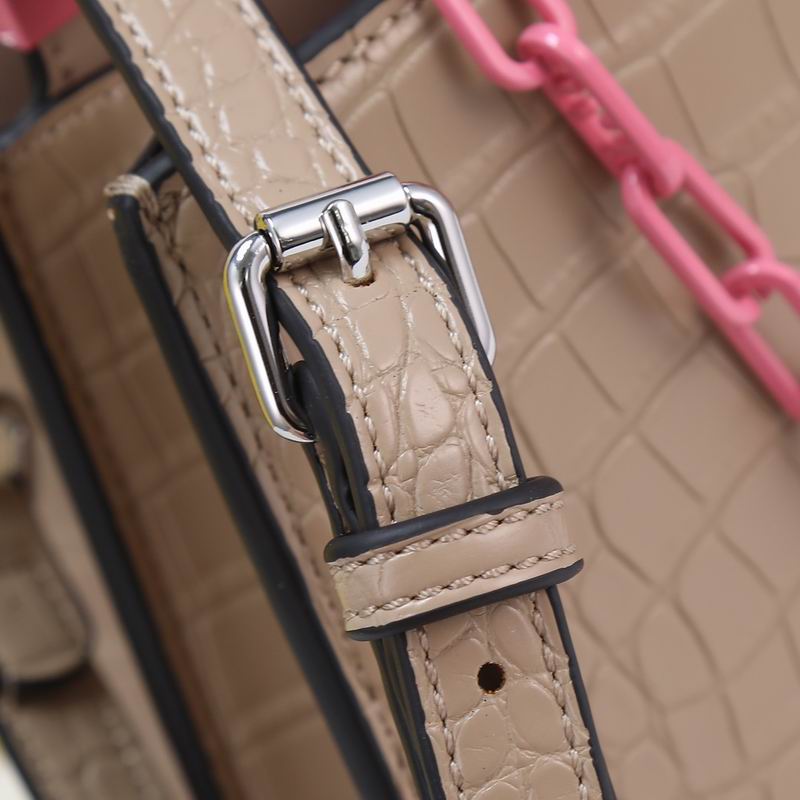 Fendi F0676鳄鱼纹 23cm ww (34)