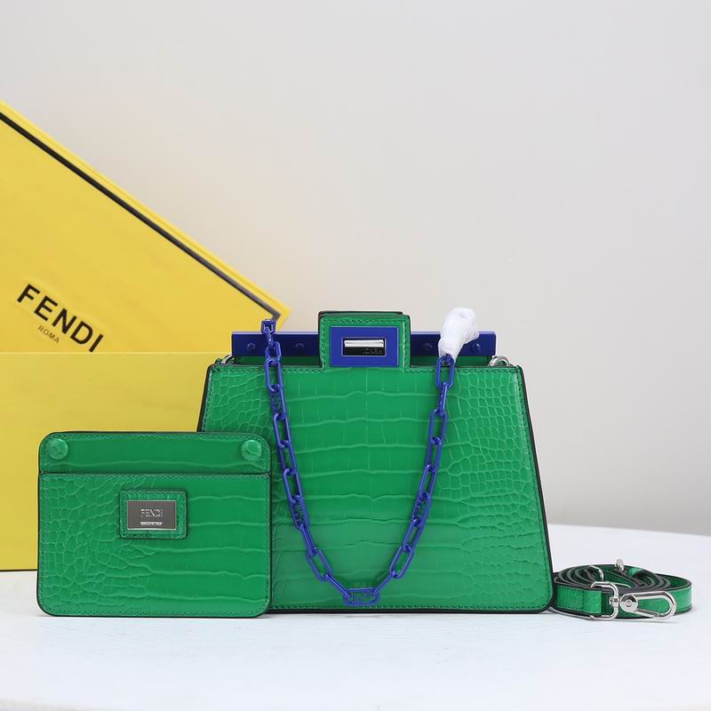 Fendi F0676鳄鱼纹 23cm ww (37)