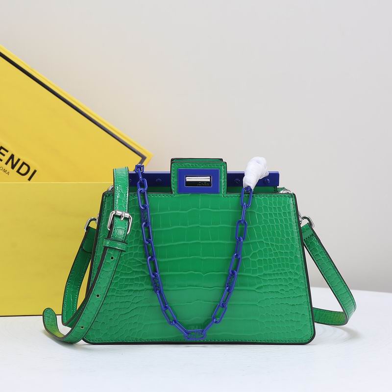 Fendi F0676鳄鱼纹 23cm ww (38)