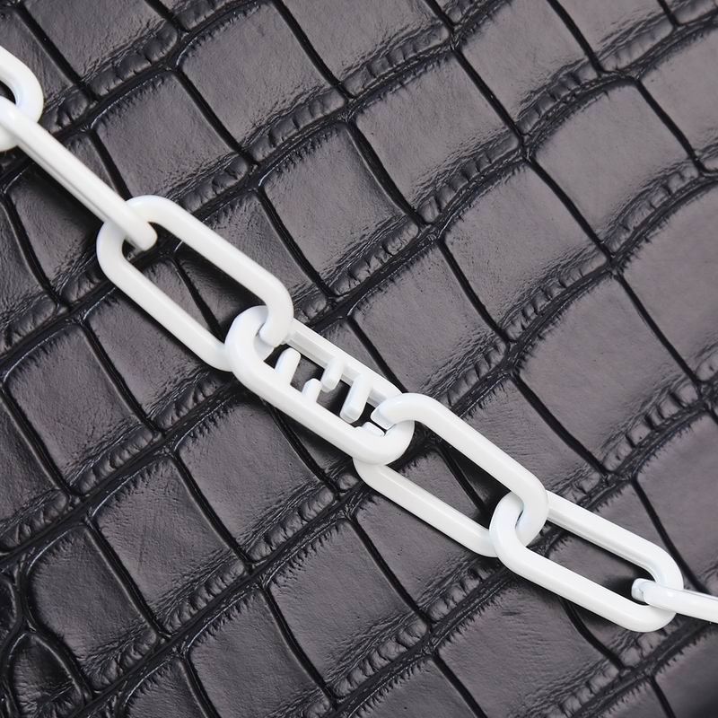 Fendi F0676鳄鱼纹 23cm ww (6)