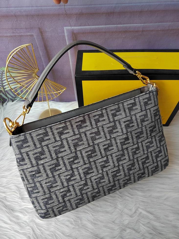 Fendi F8BR805 36x23.5x14cm zy (3)