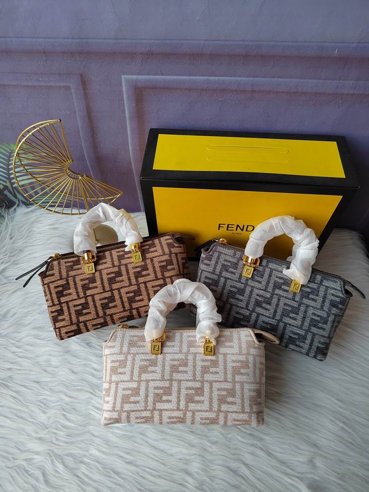 Fendi F8BS067 20.5x12x9cm zy (1)