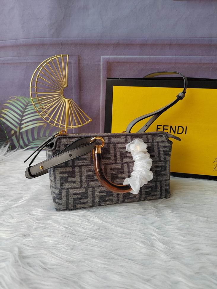 Fendi F8BS067 20.5x12x9cm zy (11)