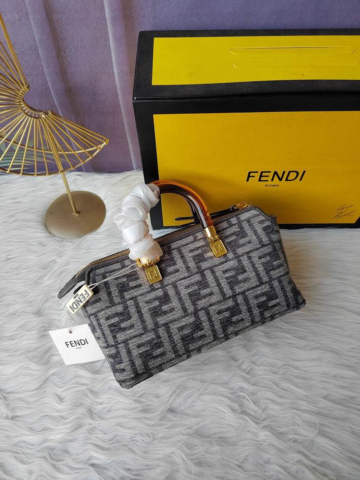 Fendi F8BS067 20.5x12x9cm zy (12)