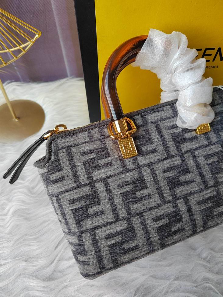 Fendi F8BS067 20.5x12x9cm zy (15)