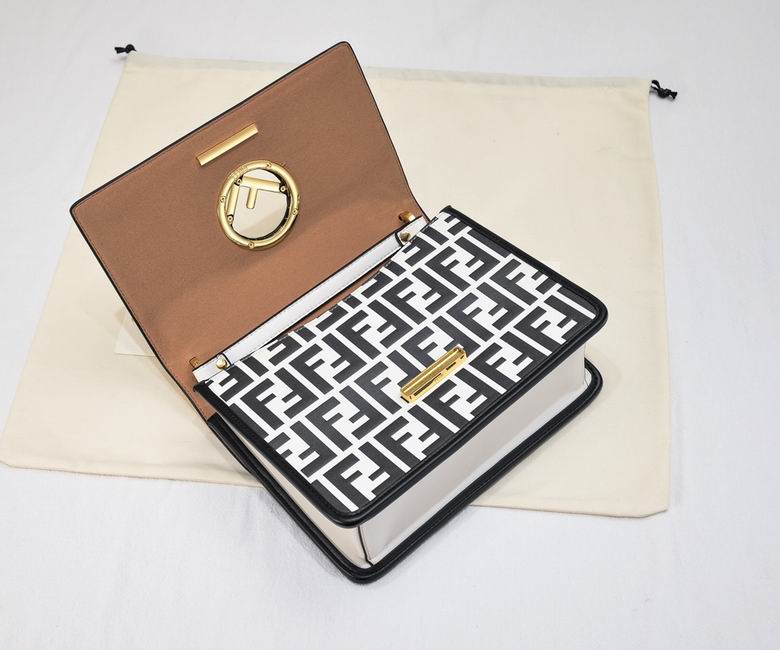 Fendi Kan 8806 25x18x10cm ww (15)