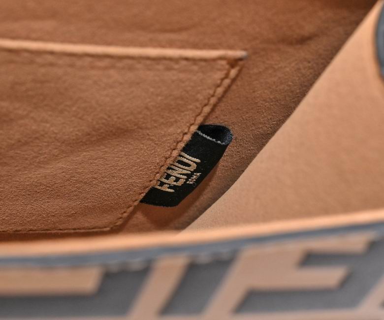 Fendi Kan 8806 25x18x10cm ww (26)