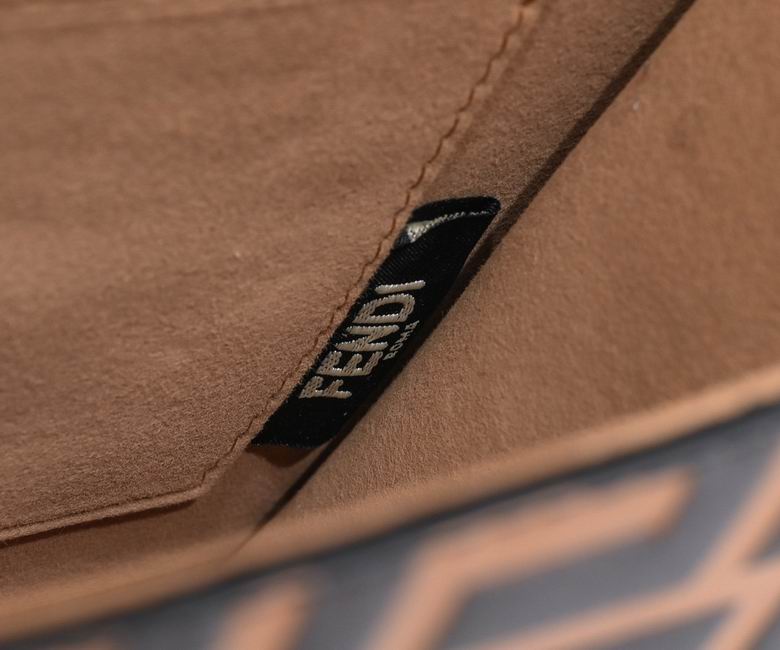 Fendi Kan 8806 25x18x10cm ww (5)