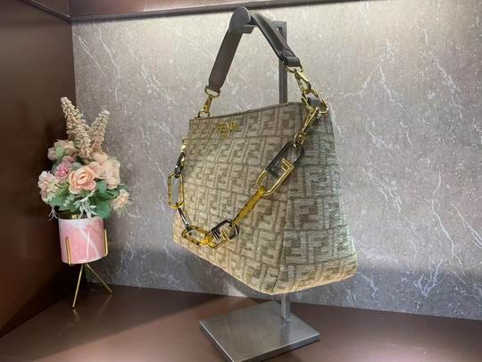 Fendi OLock Swing F0664 38cm CN (23)