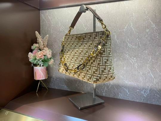 Fendi OLock Swing F0664 38cm CN (6)