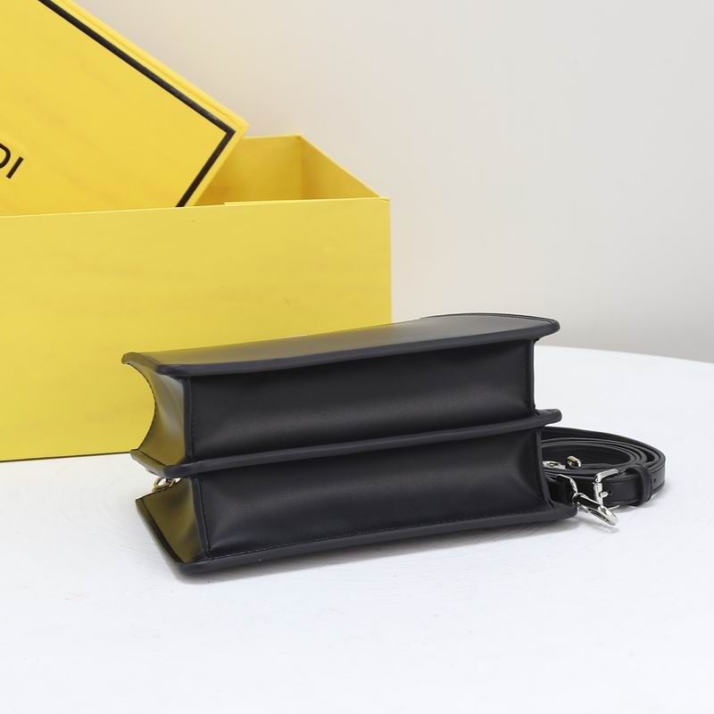 Fendi Peekaboo F0676 23cm ww (32)